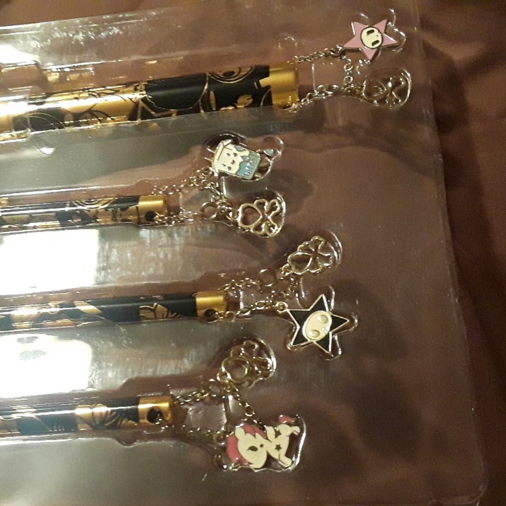 Tokidoki Pittura 4 pc Brush Set: 24 Karat Edition Rare Makeup Brushes LE Charms - Picture 13 of 16